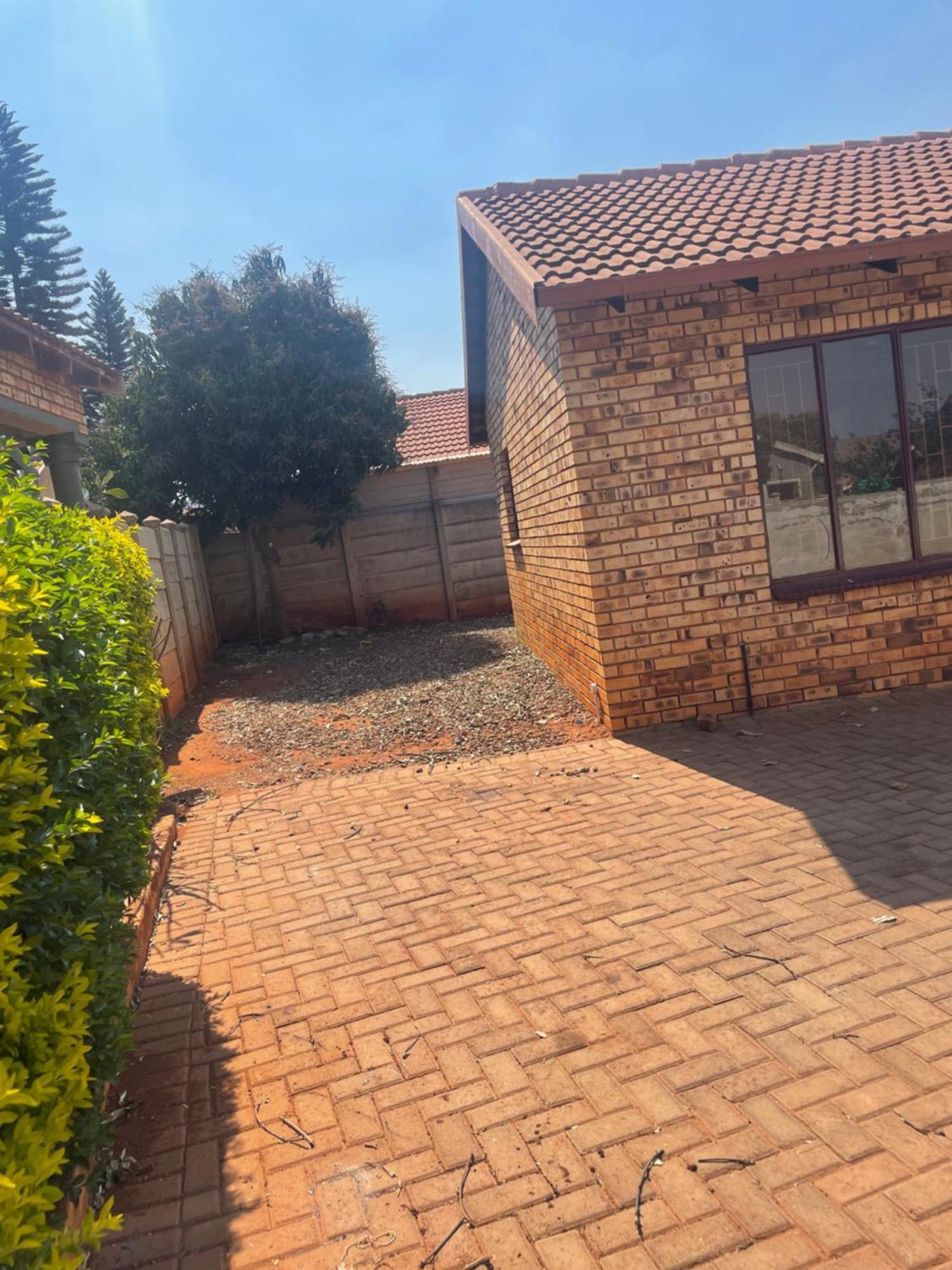 House To Rent At Geelhout Park Ext9 Rustenburg Villa Exterior photo