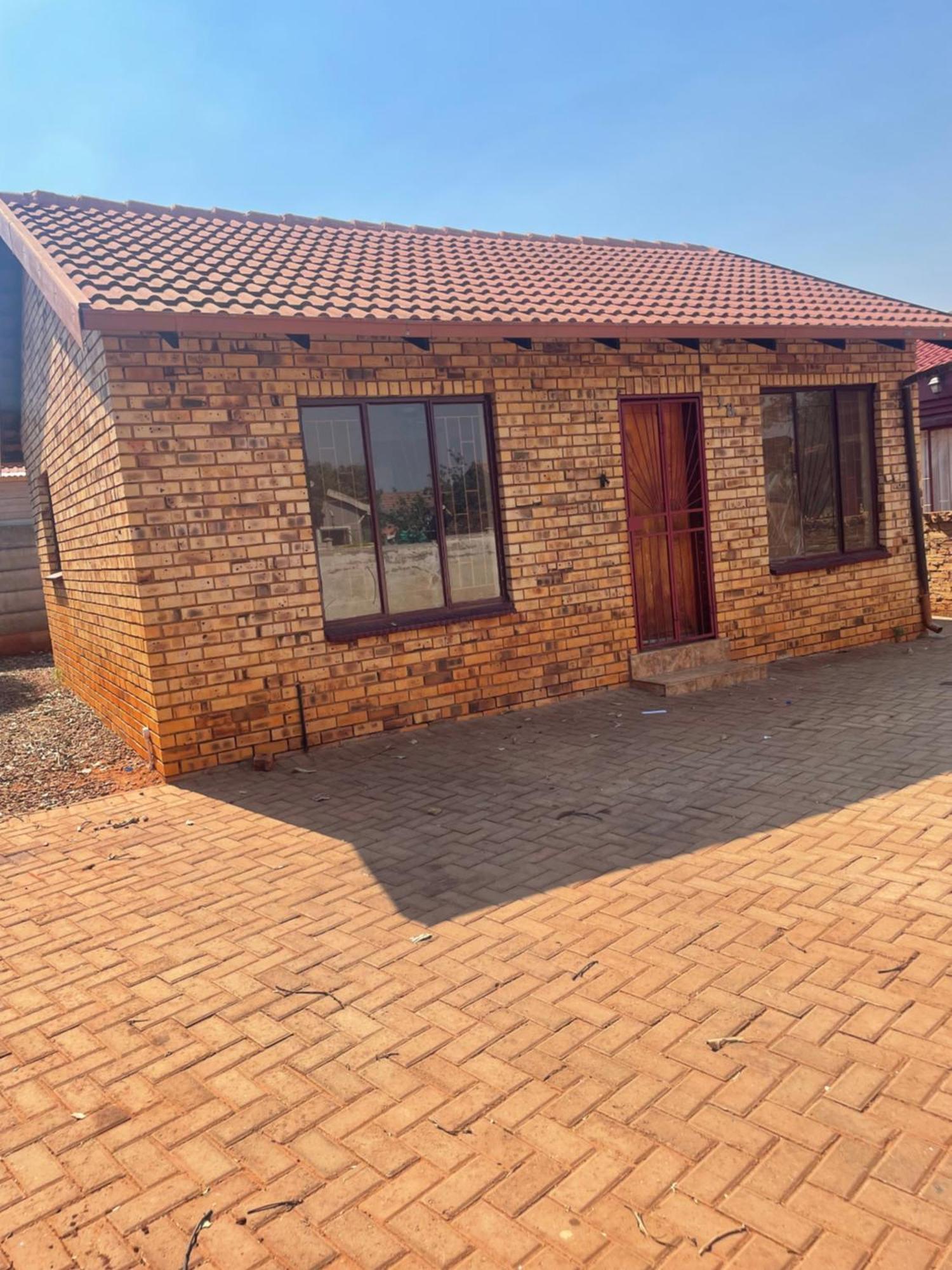 House To Rent At Geelhout Park Ext9 Rustenburg Villa Exterior photo